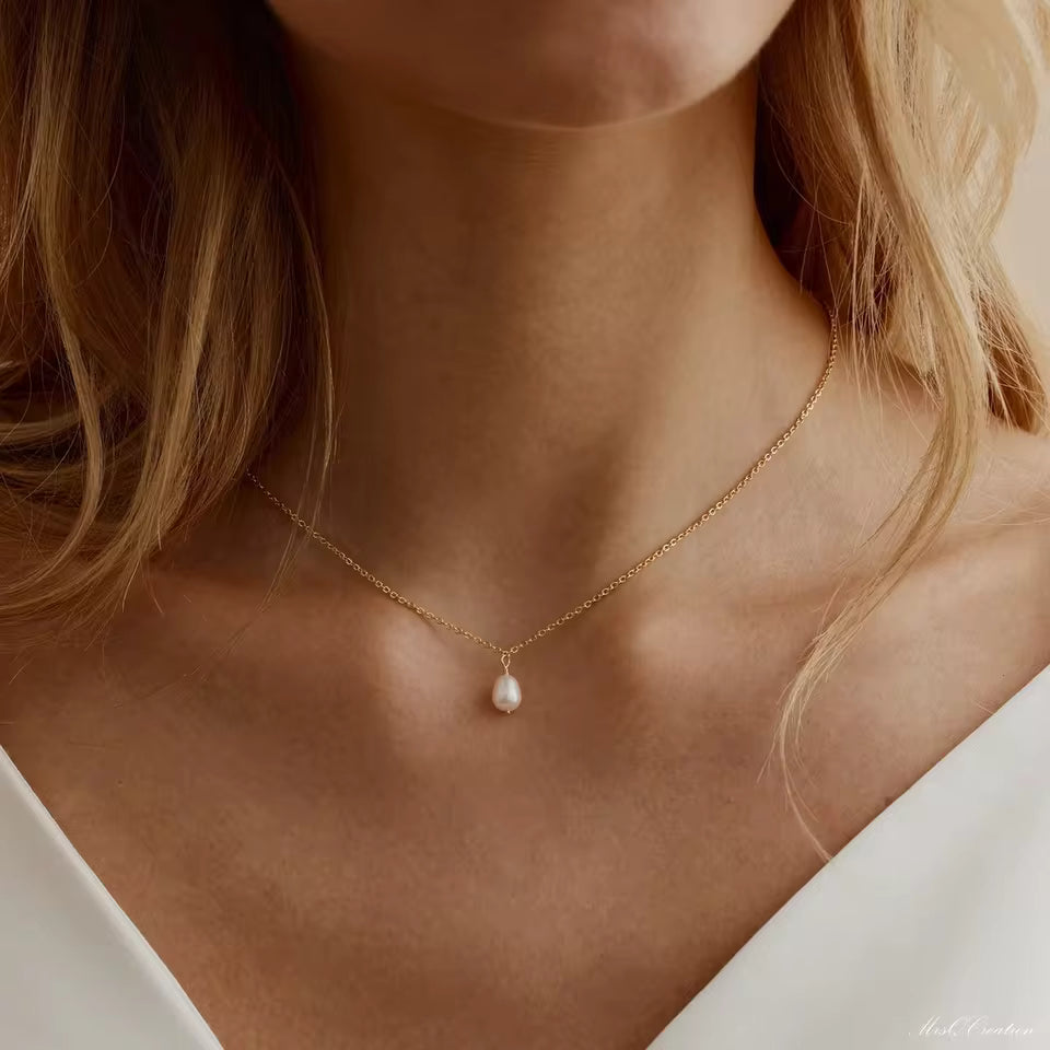 Pearl Charm Chain Necklace detail